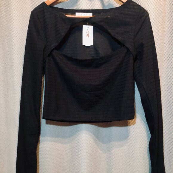 NWT La Petite Garçonne Boutique HYFVE Black Long Sleeve Cut Out Crop Top L - Picture 1 of 4